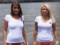 It's so sexy when the girls put on white t-shirts then get them wet