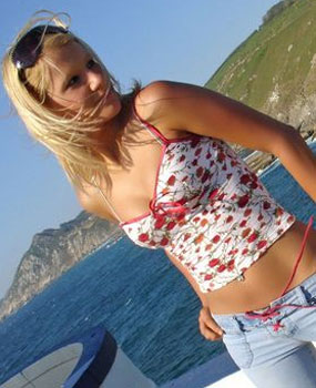 Classy Lizzy in Blue Jeans (she takes them off)