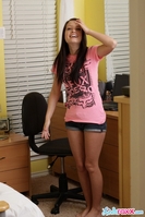 Linds has a lot of fun with her site and often can't stop giggling
