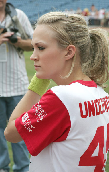 Sporty Blonde Carrie Underwood
