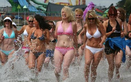 42 Bikini Girls in Southend