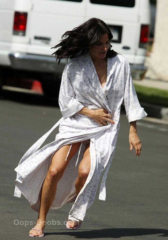 Courtney Cox Oops