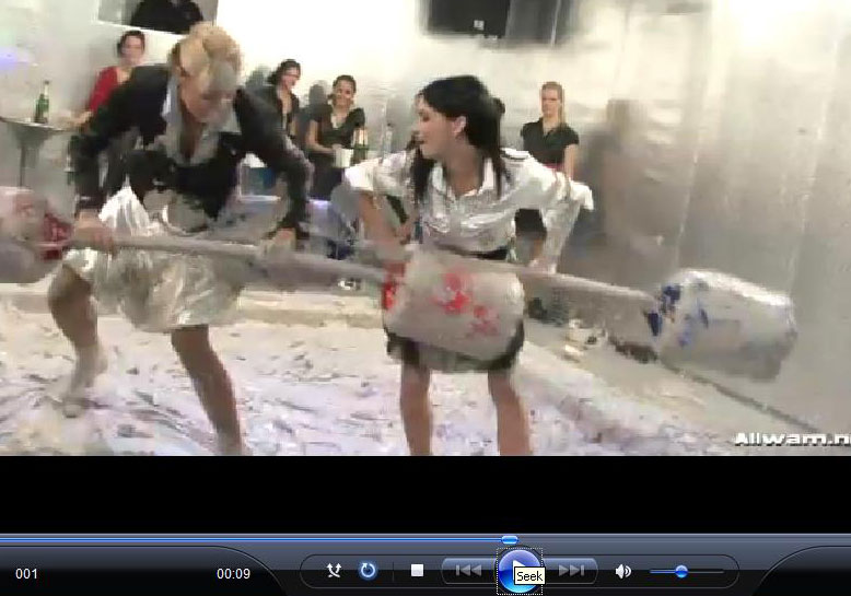girls_fighting2 Fighting Girls Upskirt