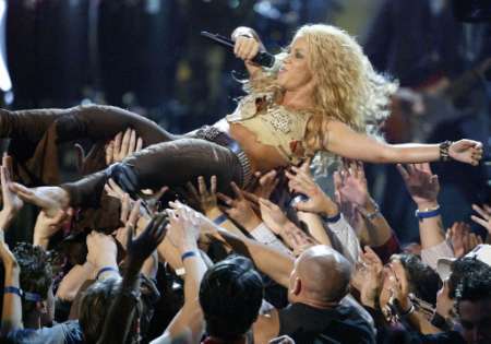 Shakira Crowd Surfing