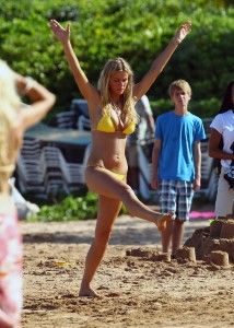 brooklyn_decker_bikini_5 Cartwheel Time