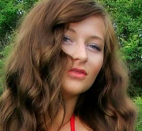 london_panty_tease_3 She's really pretty, she has many admirers