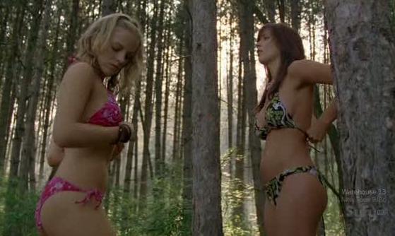lake_placid_11 Girls putting their bikinis on