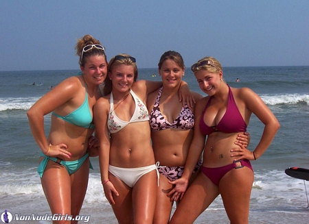 candid_bikini_girls Bikini Girls on their Holidays