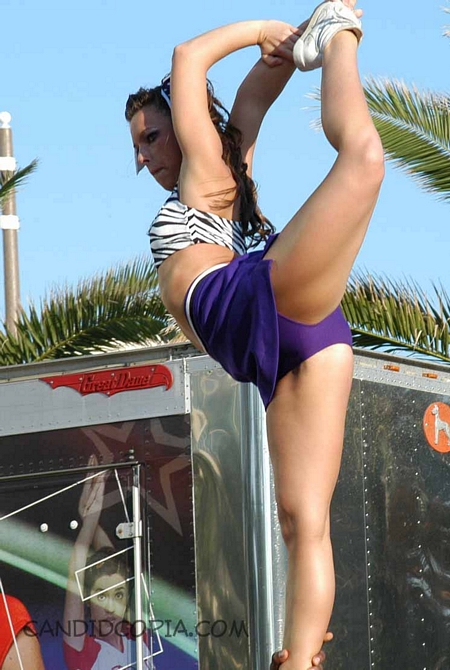 Flexible Stretching Cheerleader