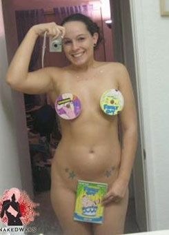 Naked Wars on MySpace - Girls upload daring Self-pics to try to win