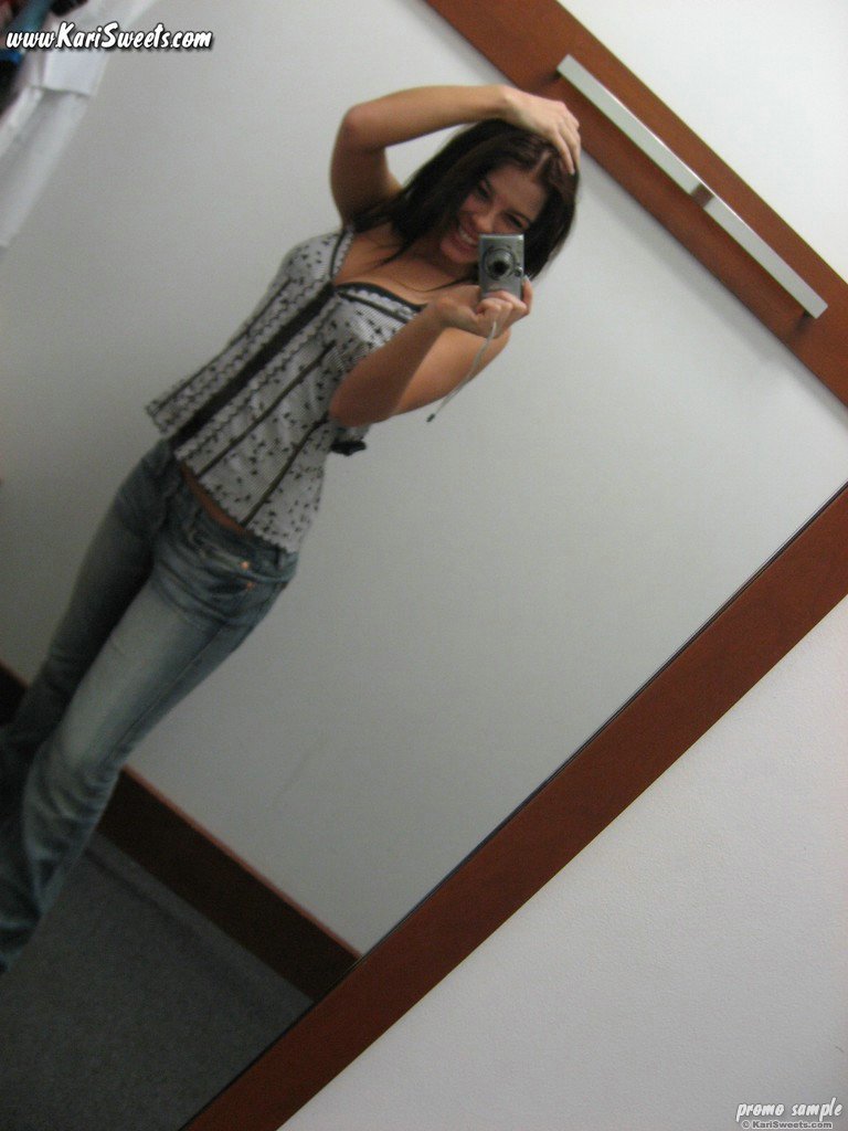 Kari Sweets Mirror Selfie in Changing Room