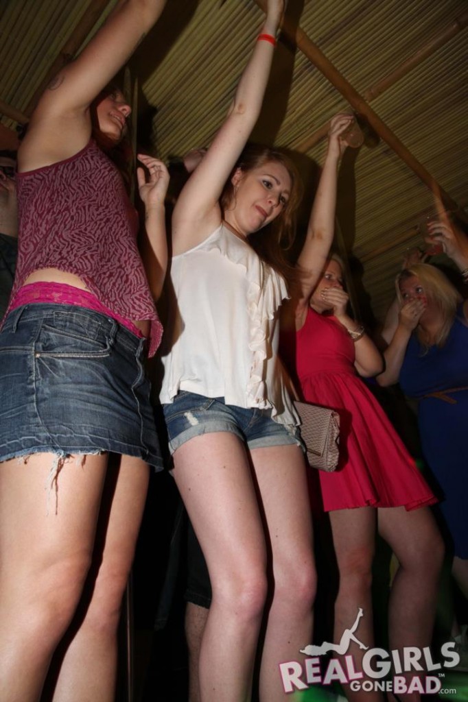 Drunk Girls Dancing