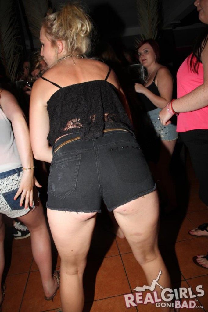 Blonde shows off her moves