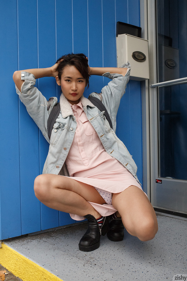 Saki Kishima Upskirt Gallery on Zishy