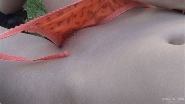 Kari Sweets treats us with her pussy this Halloween for her Ultimate Collection