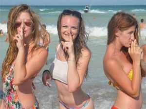 UGotItFlauntIt - Mariana, Biana and Doina