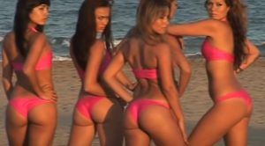 Beach cheerleaders show their perfect asses