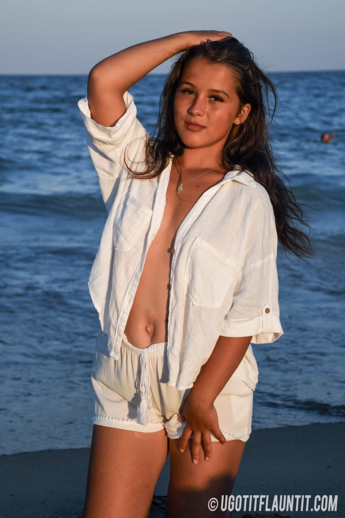 Find out how much amateur girl Rachel dares to bare for UGotItFlauntIt